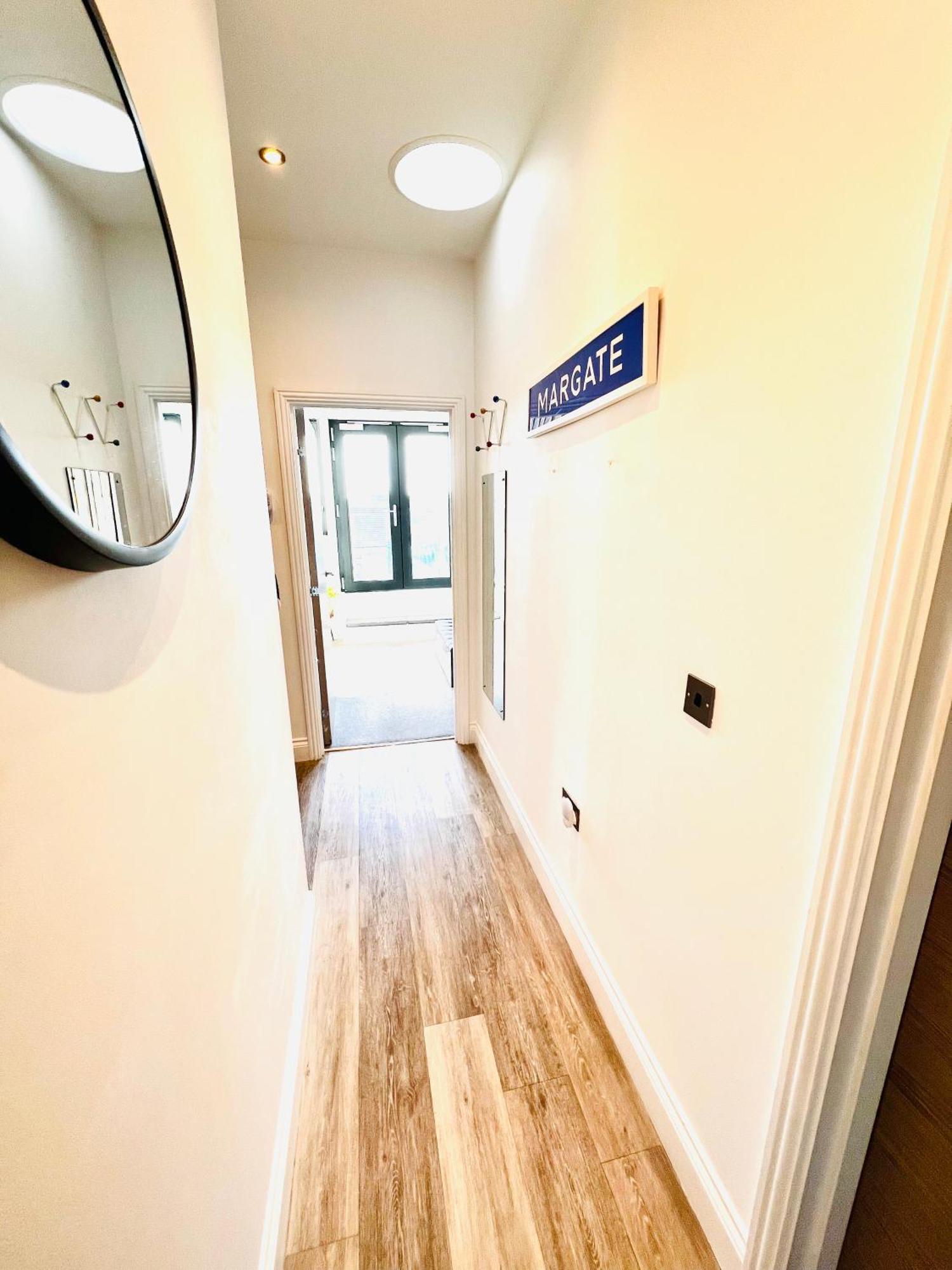 The Penthouse Margate, Balconies, Sea View, Gated Parking, Air Con! Lägenhet Exteriör bild