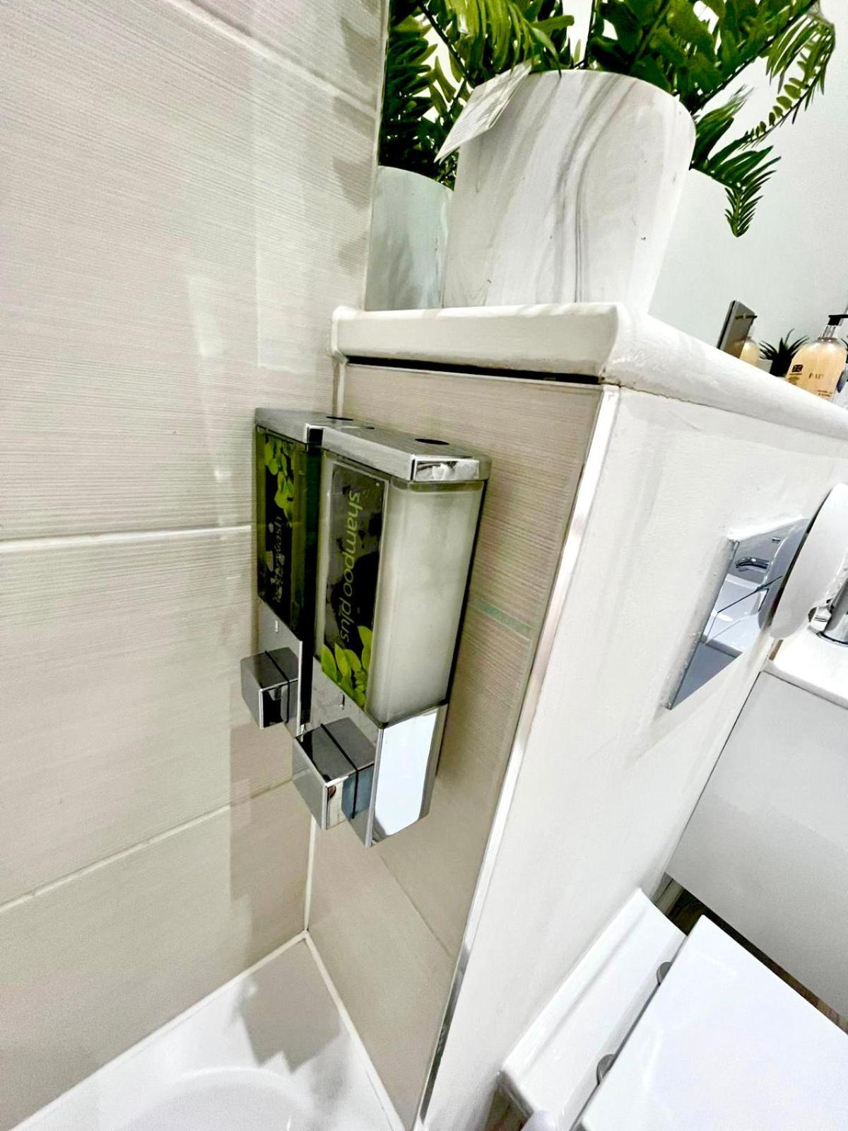The Penthouse Margate, Balconies, Sea View, Gated Parking, Air Con! Lägenhet Exteriör bild