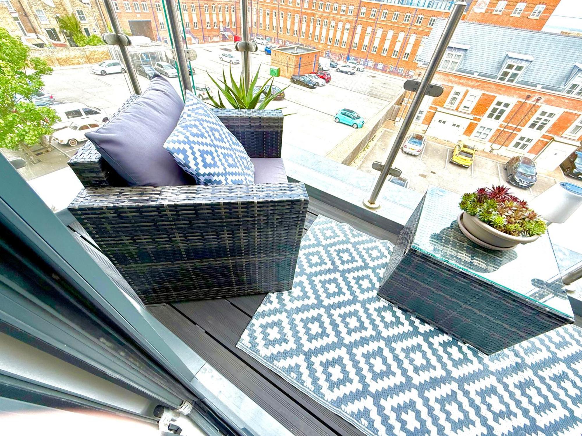The Penthouse Margate, Balconies, Sea View, Gated Parking, Air Con! Lägenhet Exteriör bild